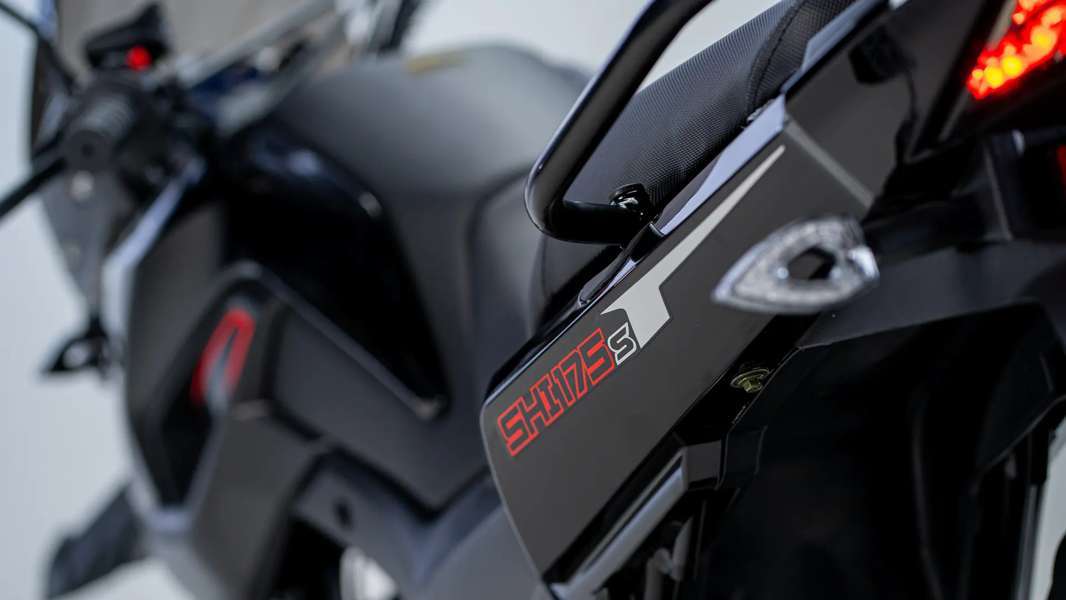 SHI 175s EFI